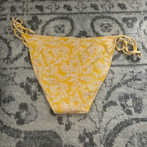 Target (Yellow bikini bottoms NEVER BEEN WORN) - Picture 2 of 2